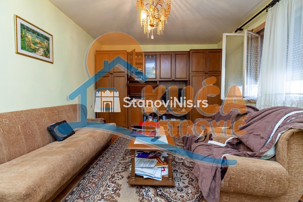 Slika 8 - Stan u zgradi, uknjižen, grejanje na struju, oglas ID p-06469