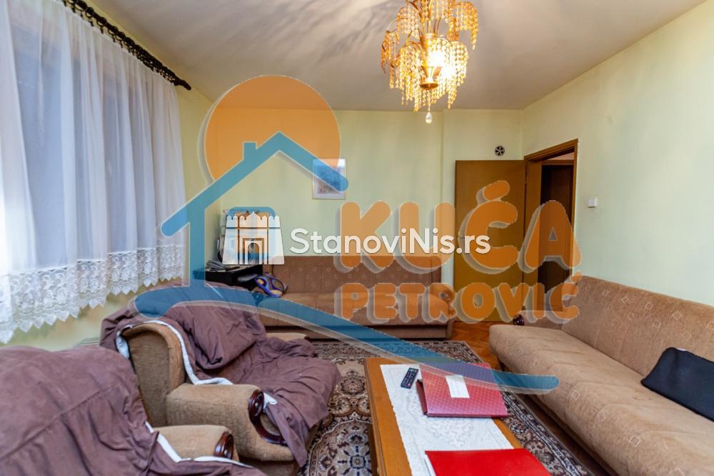 Slika 9 - Stan u zgradi, uknjižen, grejanje na struju, oglas ID p-06469