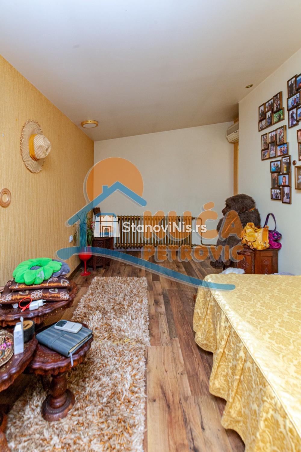 Slika 11 - Stan u zgradi, uknjižen, centralno grejanje, oglas ID p-06061