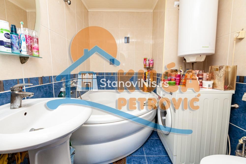 Slika 8 - Stan u zgradi, uknjižen, centralno grejanje, oglas ID p-06061