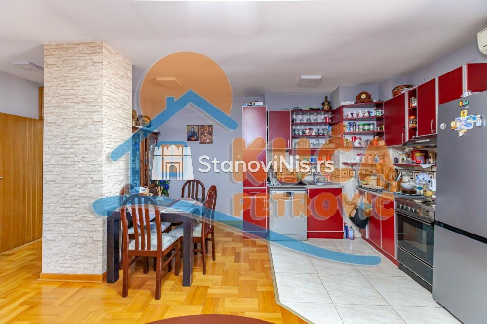 Slika 6 - Stan u zgradi, novogradnja, uknjižen, centralno grejanje, oglas ID p-06096