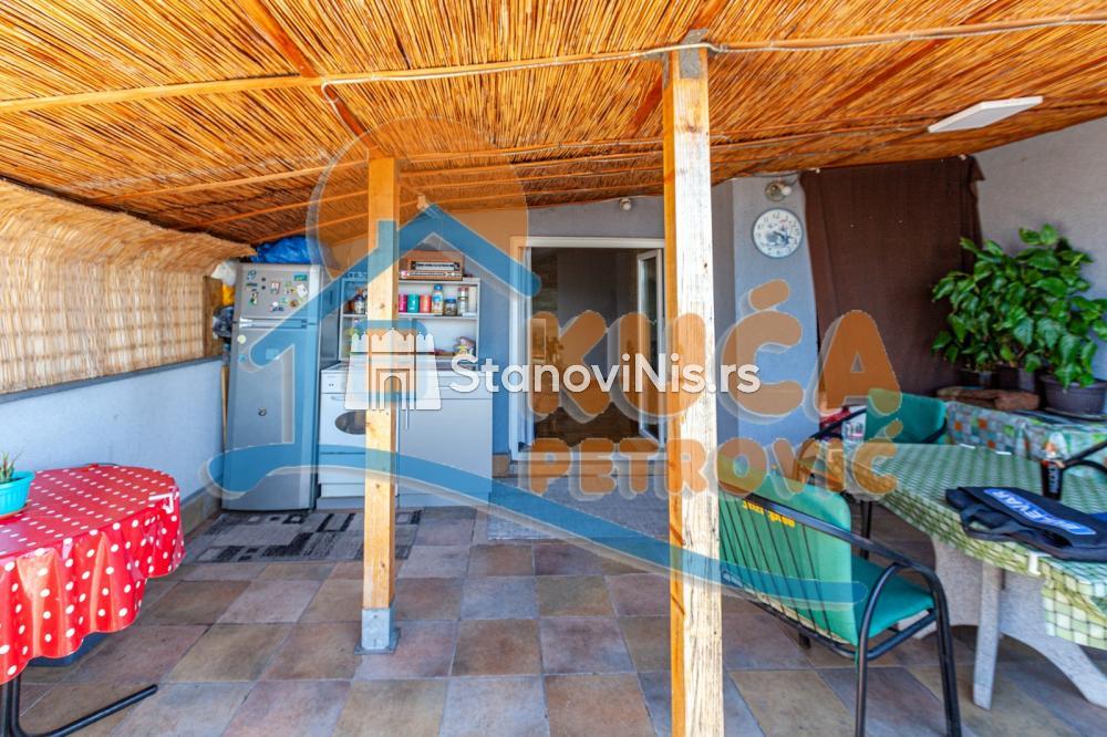 Slika 10 - Stan u zgradi, novogradnja, uknjižen, centralno grejanje, oglas ID p-06096