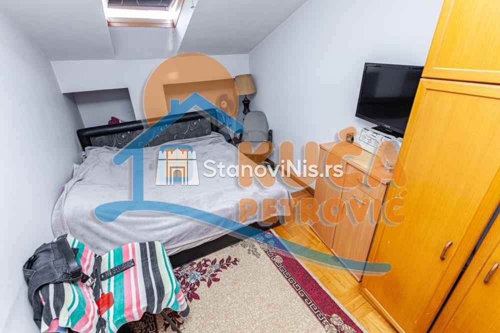 Slika 4 - Stan u zgradi, novogradnja, uknjižen, centralno grejanje, oglas ID p-06096