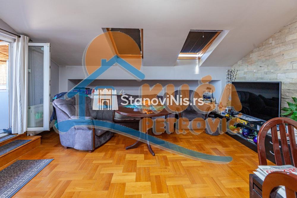 Slika 5 - Stan u zgradi, novogradnja, uknjižen, centralno grejanje, oglas ID p-06096