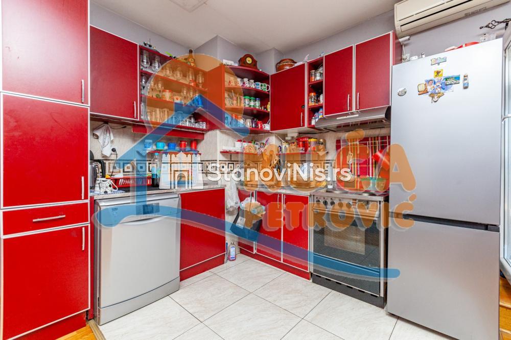 Slika 7 - Stan u zgradi, novogradnja, uknjižen, centralno grejanje, oglas ID p-06096