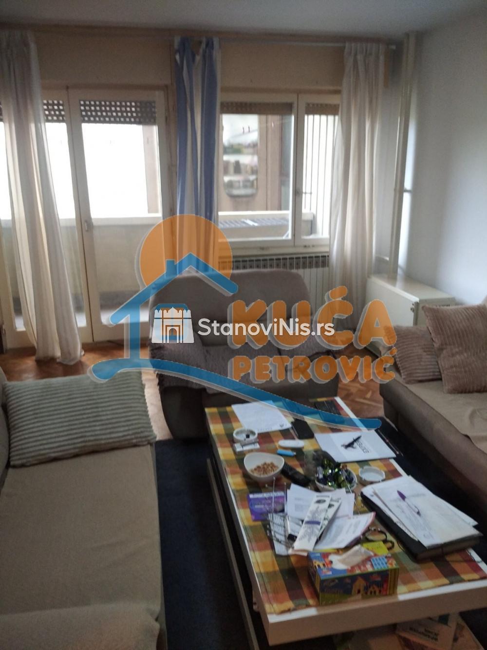 Glavna slika -Stan u zgradi, uknjižen, centralno grejanje, oglas ID p-05893