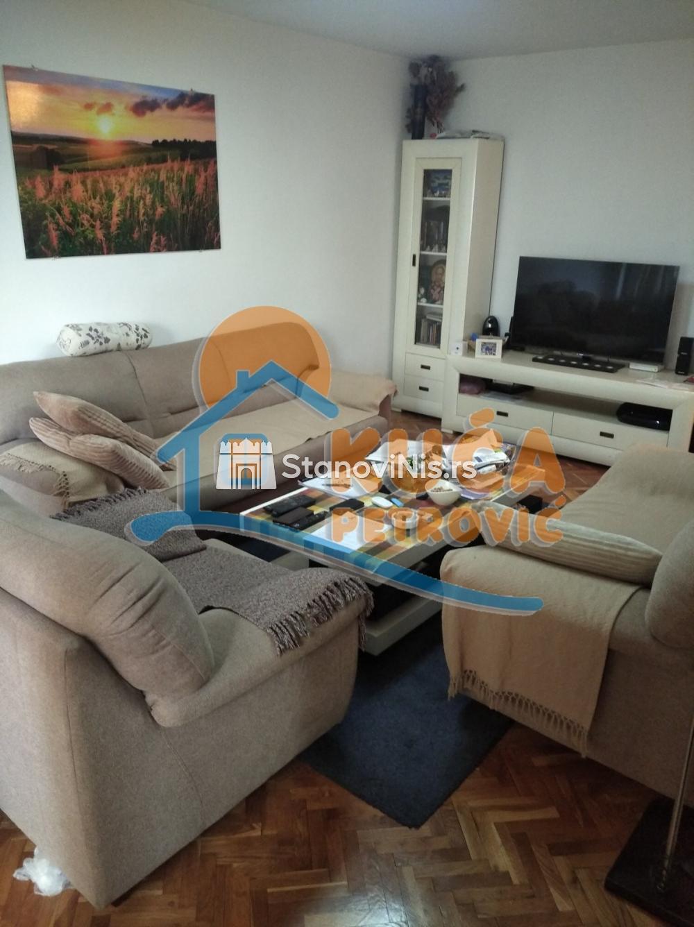 Slika 1 - Stan u zgradi, uknjižen, centralno grejanje, oglas ID p-05893