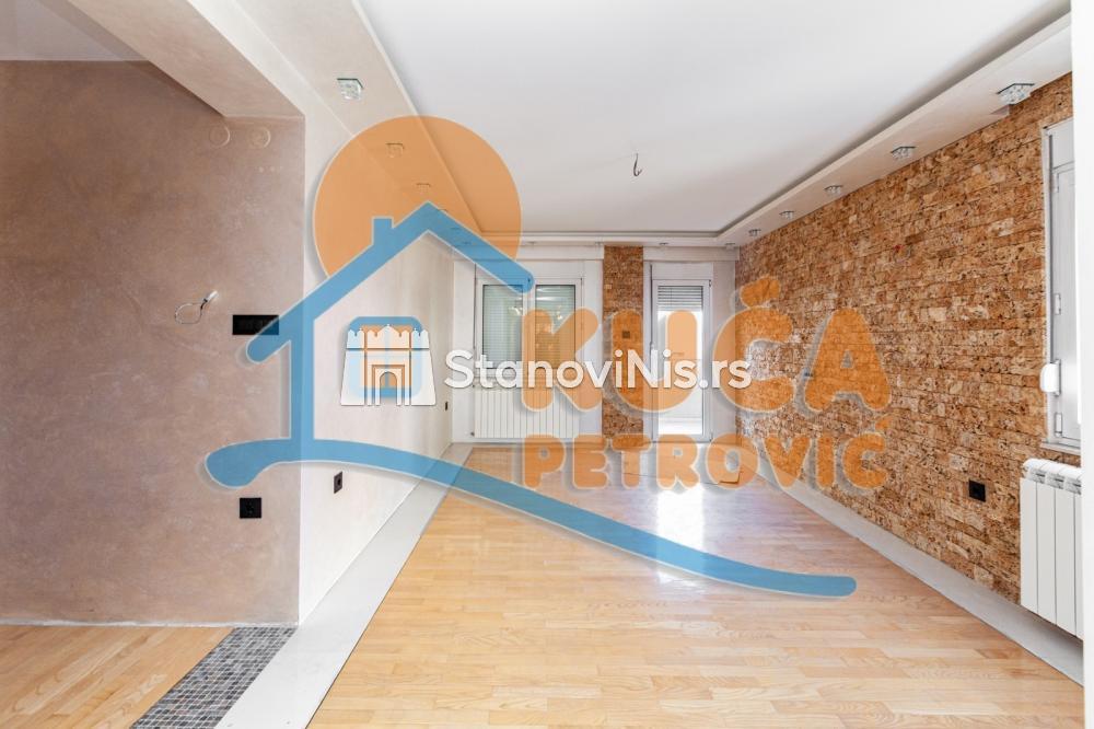 Slika 3 - Stan u zgradi, novogradnja, uknjižen, etažno grejanje, oglas ID p-05541