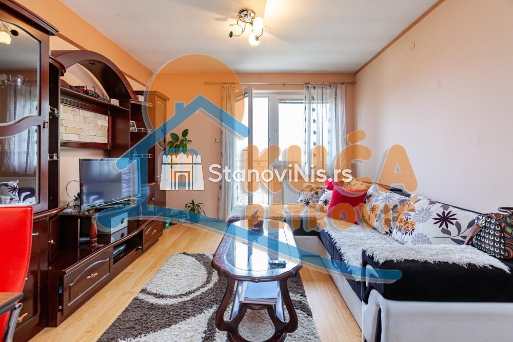 Glavna slika -Stan u zgradi, uknjižen, centralno grejanje, oglas ID p-05634