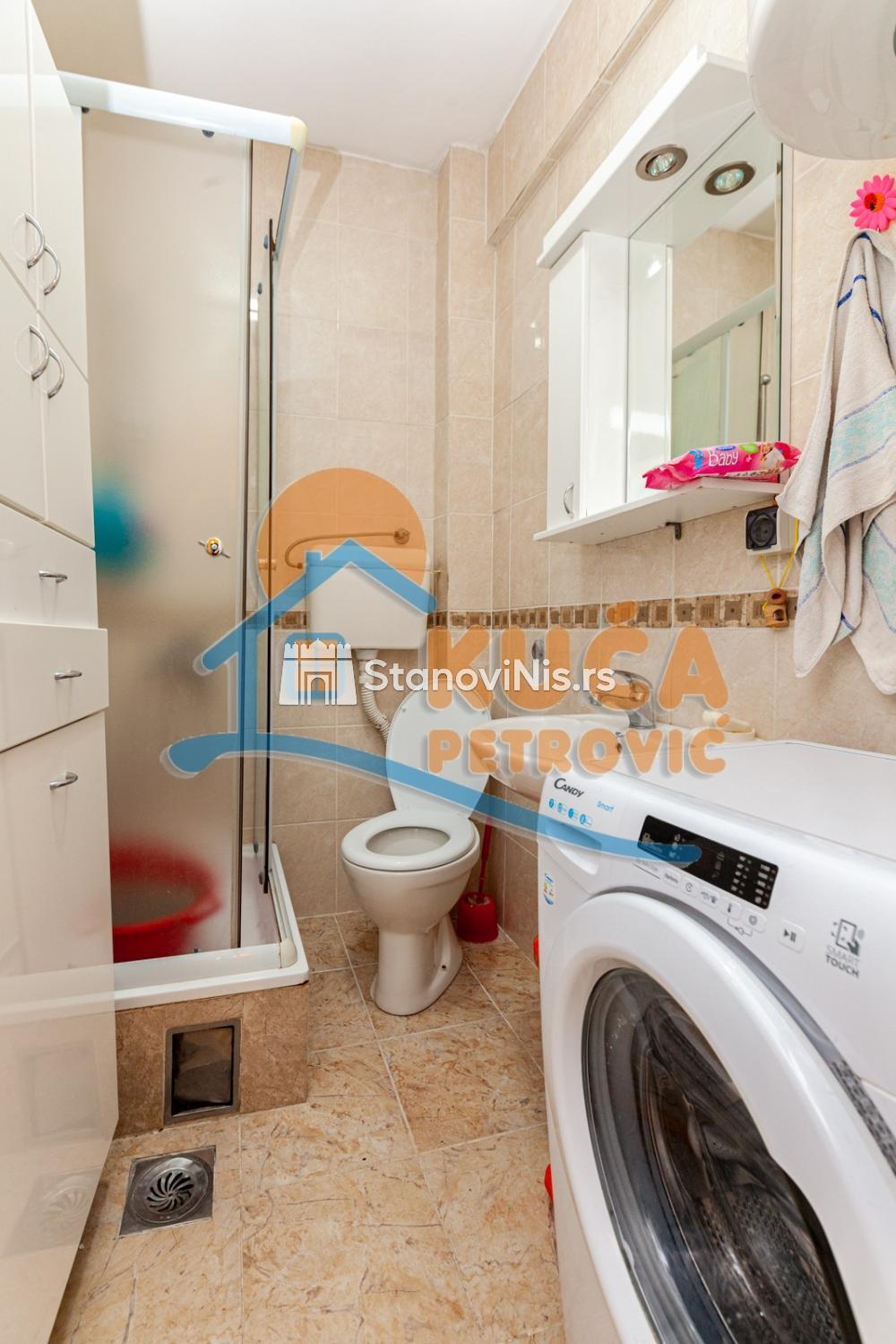 Slika 7 - Stan u zgradi, uknjižen, centralno grejanje, oglas ID p-05634