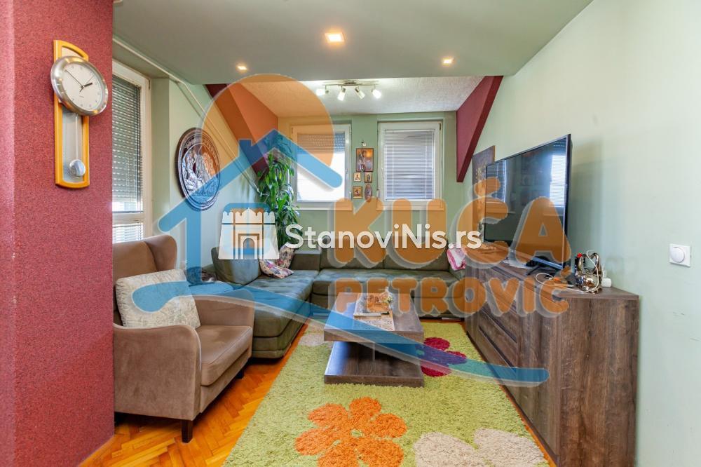 Glavna slika -Stan u zgradi, uknjižen, centralno grejanje, oglas ID p-05443