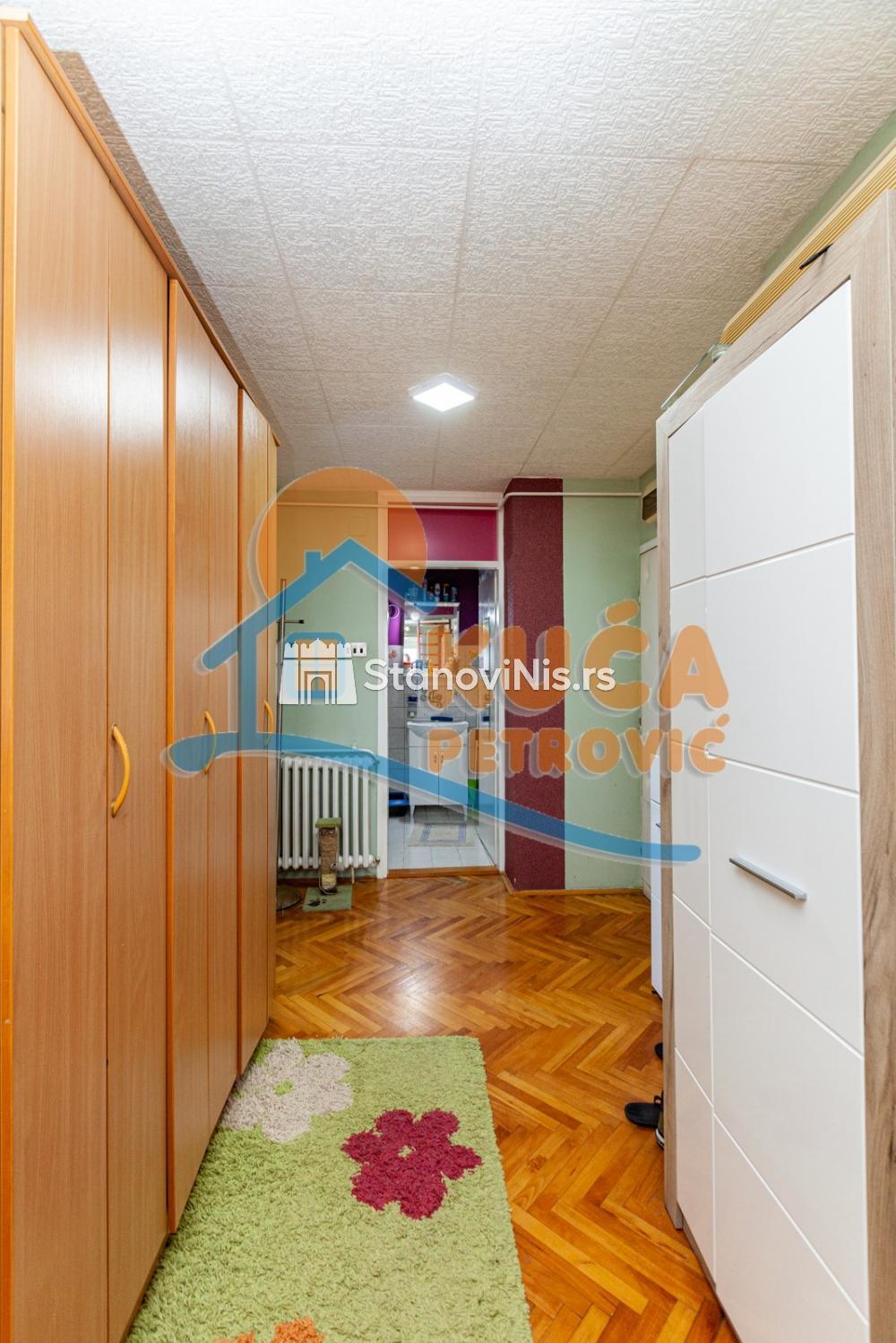 Slika 6 - Stan u zgradi, uknjižen, centralno grejanje, oglas ID p-05443