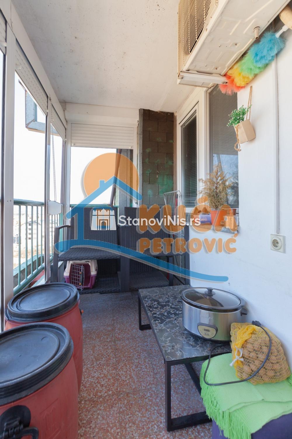 Slika 5 - Stan u zgradi, uknjižen, centralno grejanje, oglas ID p-05443