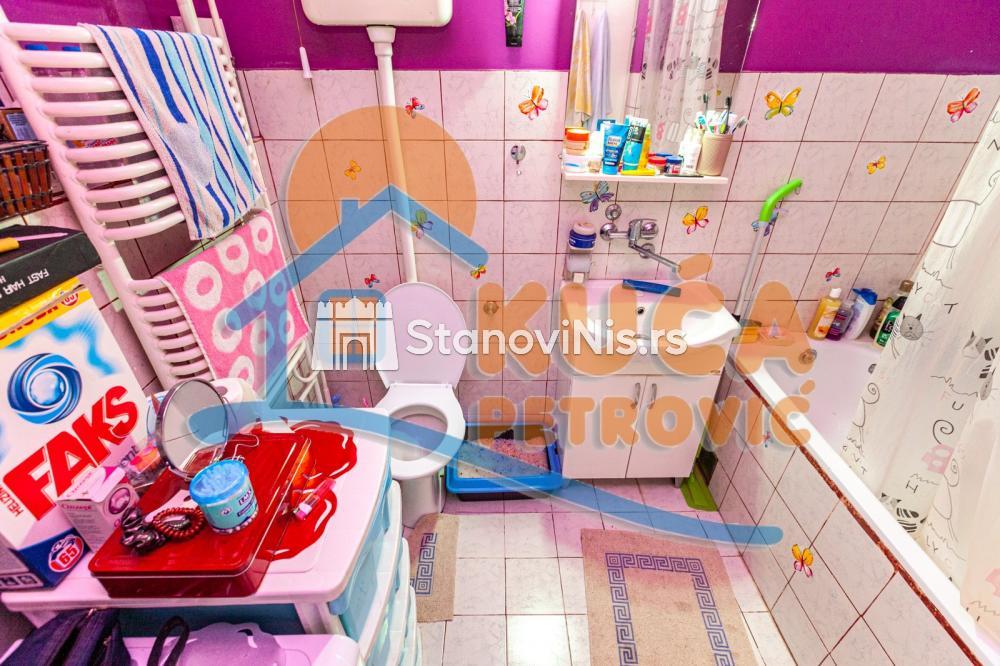 Slika 8 - Stan u zgradi, uknjižen, centralno grejanje, oglas ID p-05443