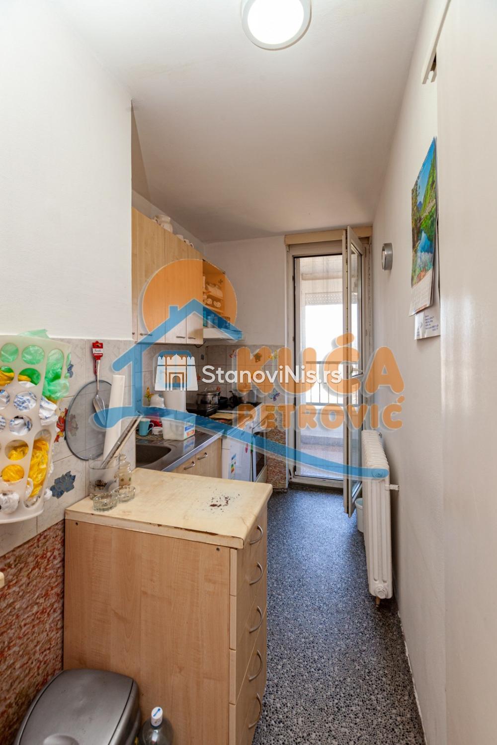 Slika 3 - Stan u zgradi, uknjižen, centralno grejanje, oglas ID p-05443