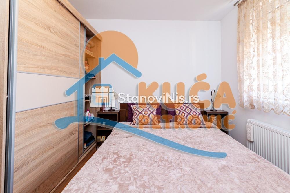 Slika 11 - Stan u zgradi, novogradnja, uknjižen, etažno grejanje, oglas ID p-05347