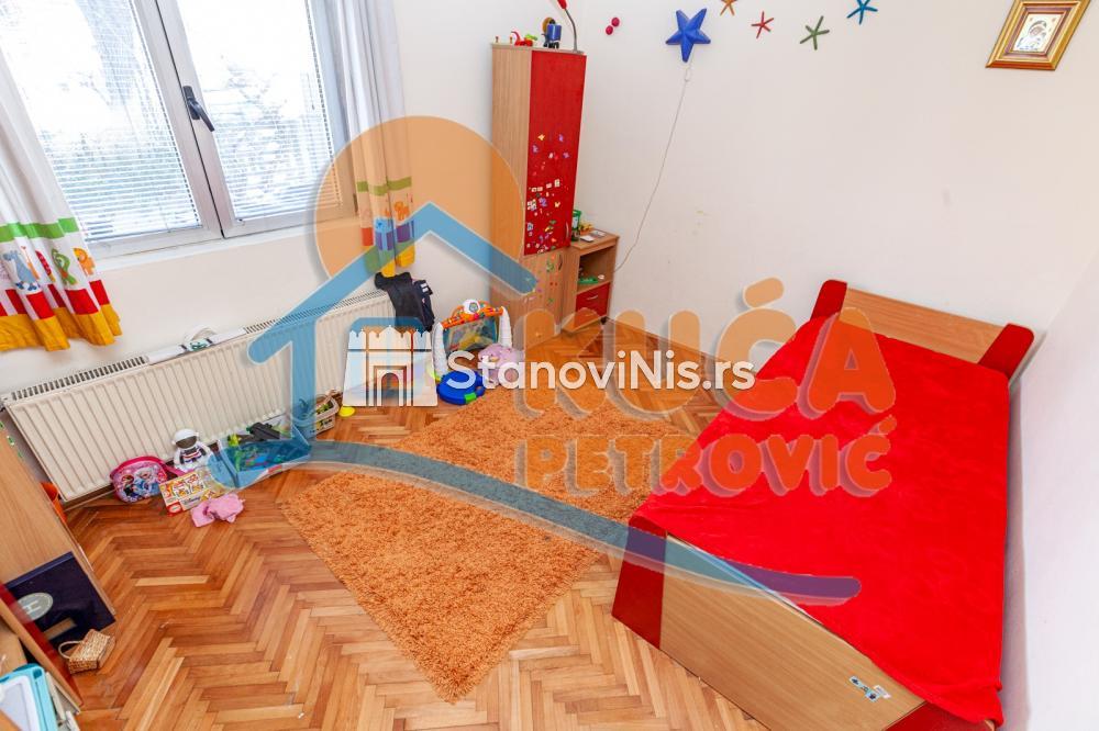 Slika 5 - Stan u zgradi, uknjižen, etažno grejanje, oglas ID p-05014