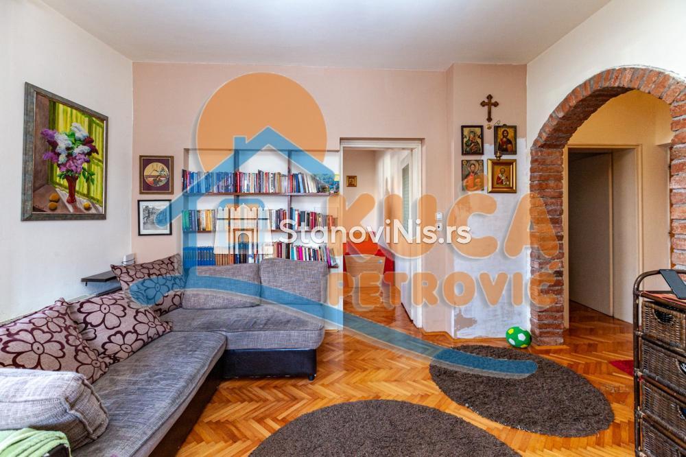 Slika 7 - Stan u zgradi, uknjižen, etažno grejanje, oglas ID p-05014