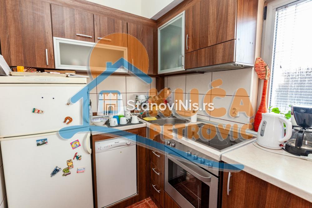 Slika 11 - Stan u zgradi, uknjižen, etažno grejanje, oglas ID p-05014