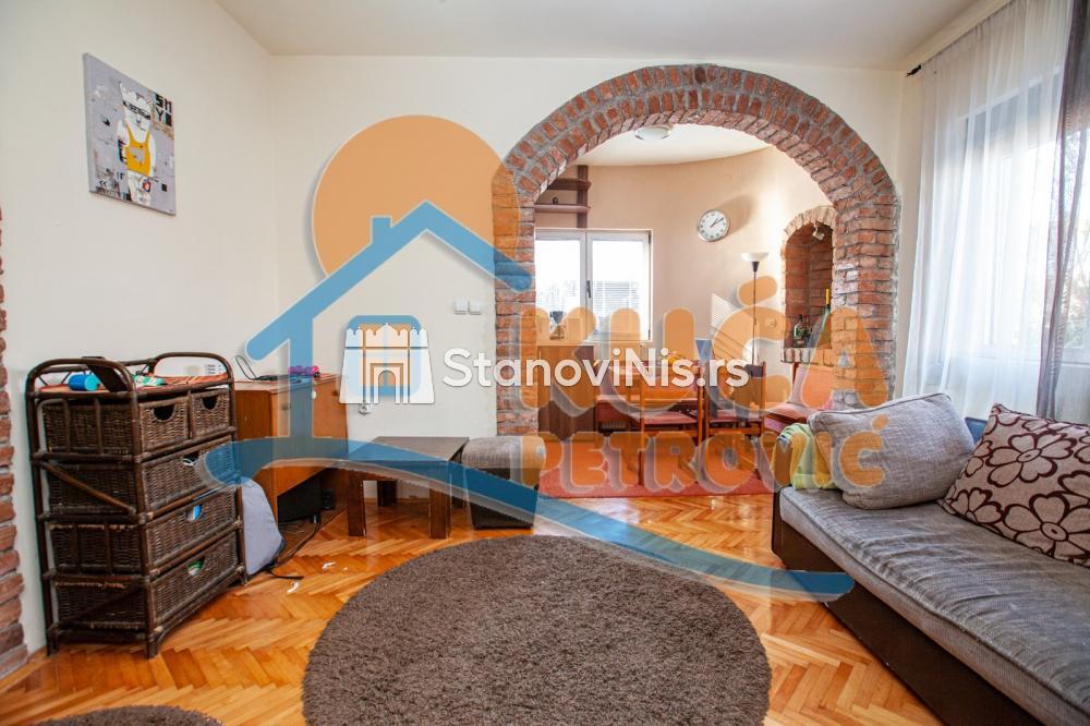 Slika 6 - Stan u zgradi, uknjižen, etažno grejanje, oglas ID p-05014