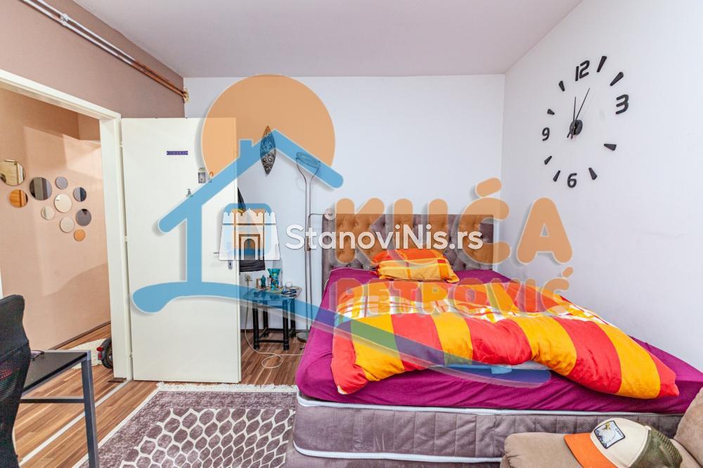 Slika 11 - Stan u zgradi, uknjižen, etažno grejanje, oglas ID p-04497