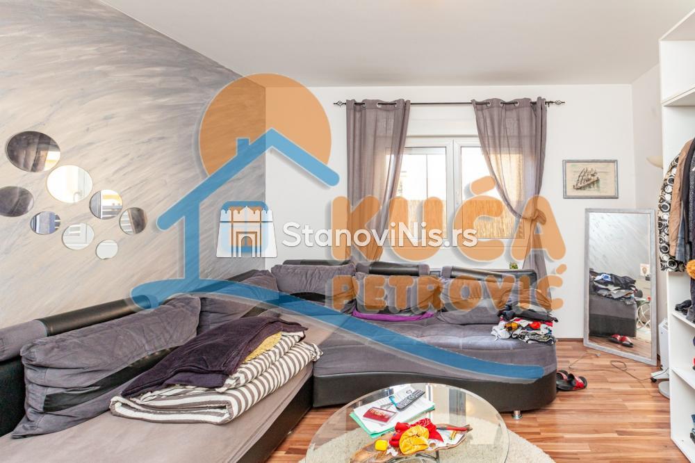 Slika 6 - Stan u zgradi, uknjižen, etažno grejanje, oglas ID p-04497