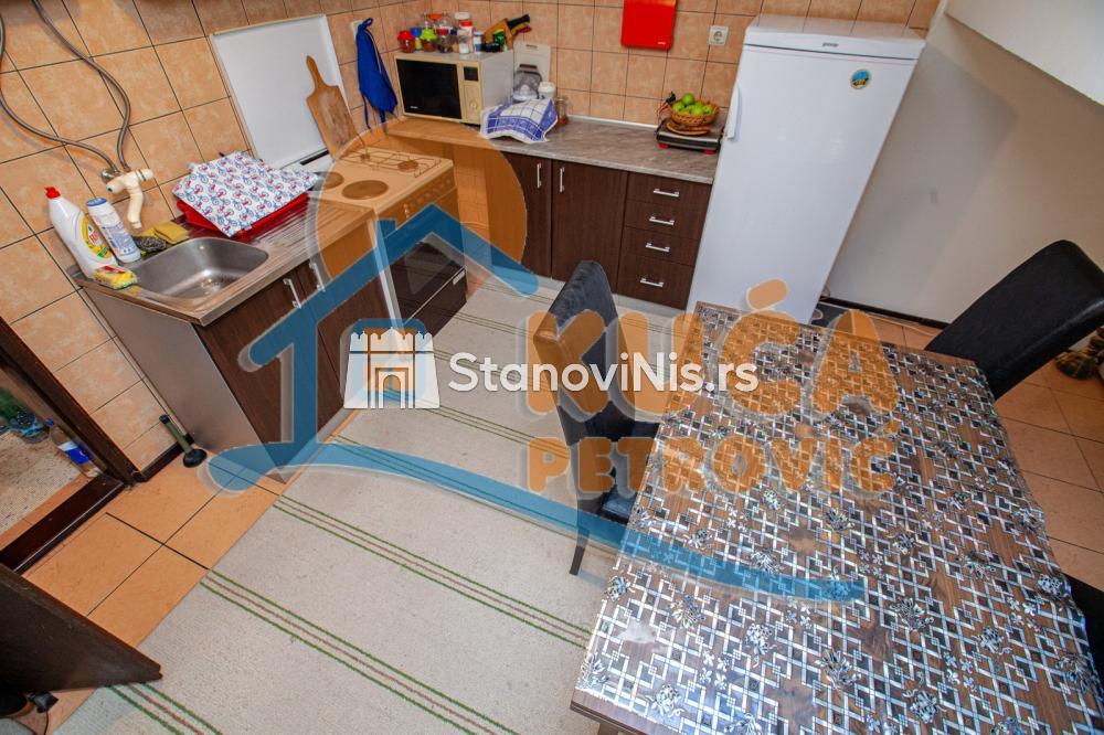 Slika 4 - Stan u zgradi, etažno grejanje, oglas ID p-04352