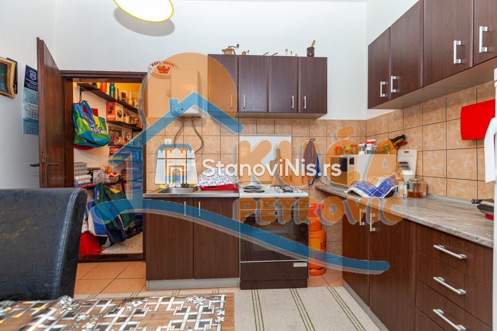 Slika 6 - Stan u zgradi, etažno grejanje, oglas ID p-04352