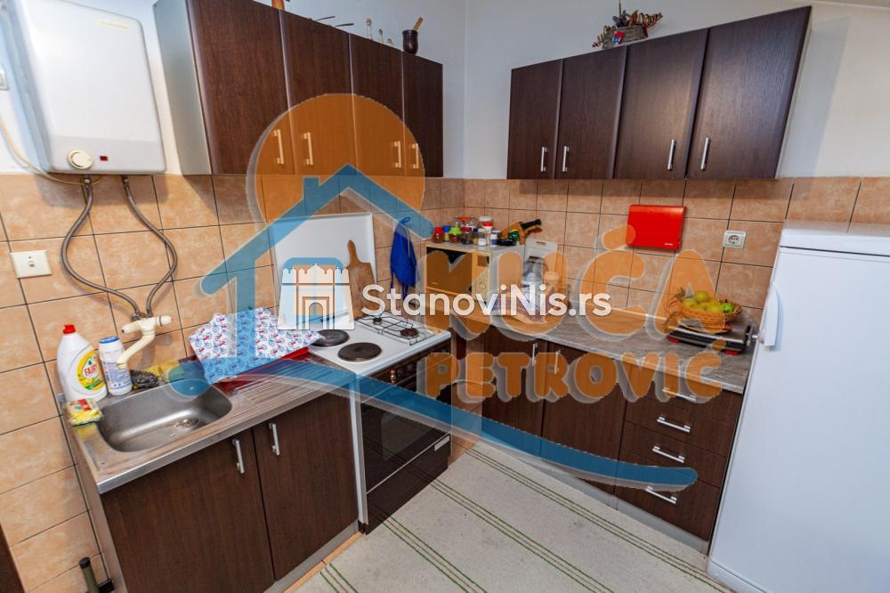 Slika 3 - Stan u zgradi, etažno grejanje, oglas ID p-04352