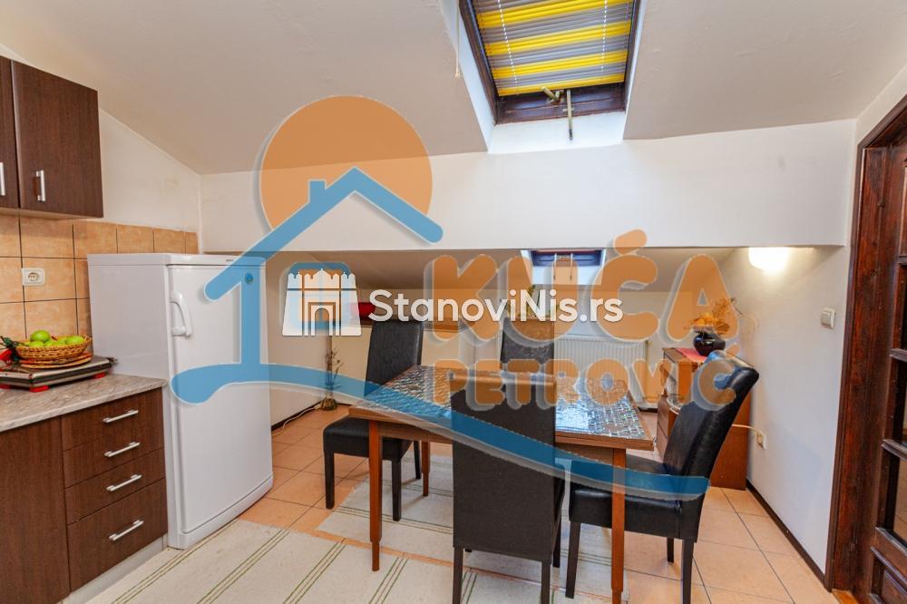 Slika 2 - Stan u zgradi, etažno grejanje, oglas ID p-04352