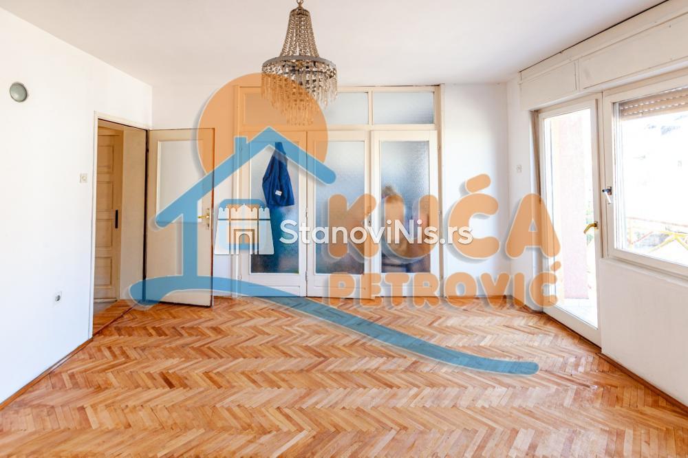 Slika 3 - Stan u zgradi, uknjižen, grejanje na struju, oglas ID p-04007