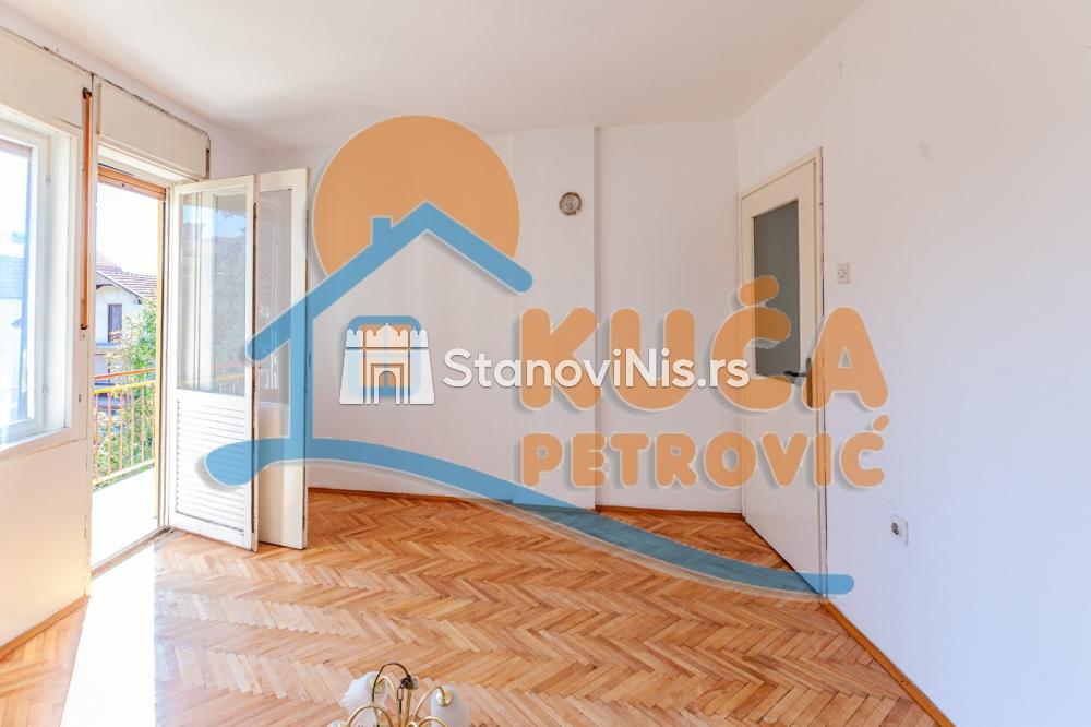 Slika 10 - Stan u zgradi, uknjižen, grejanje na struju, oglas ID p-04007