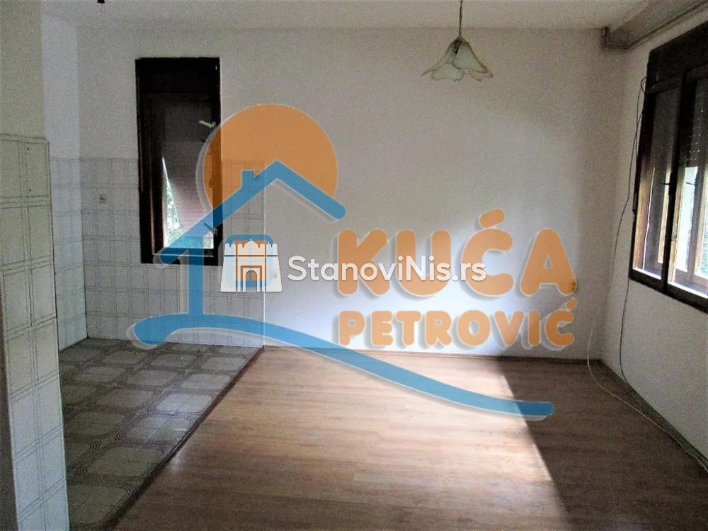 Slika 5 - Stan u zgradi, uknjižen, grejanje na struju, oglas ID p-03312