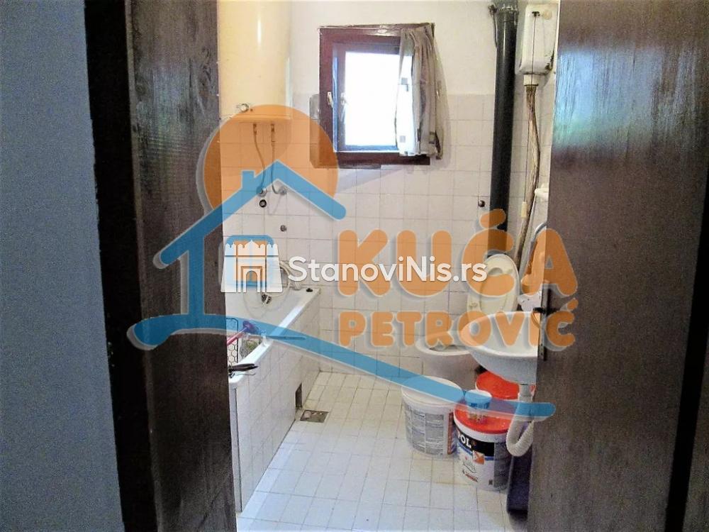 Slika 4 - Stan u zgradi, uknjižen, grejanje na struju, oglas ID p-03312