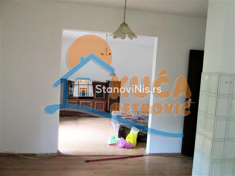 Slika 6 - Stan u zgradi, uknjižen, grejanje na struju, oglas ID p-03312