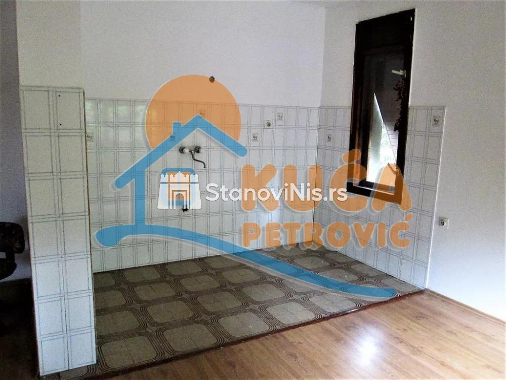 Slika 3 - Stan u zgradi, uknjižen, grejanje na struju, oglas ID p-03312