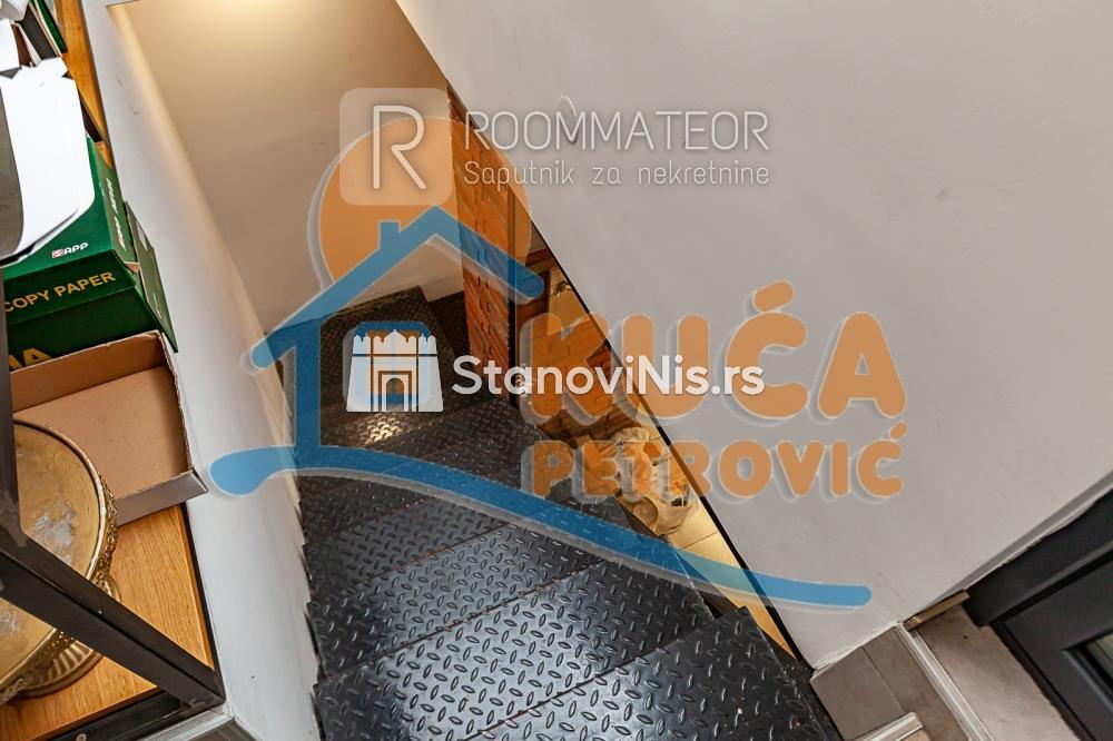 Slika 8 - Stan u zgradi, uknjižen, grejanje na struju, oglas ID p-010207