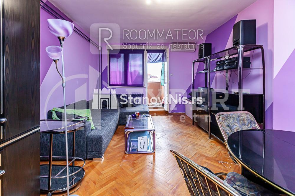 Glavna slika -Stan u zgradi, uknjižen, centralno grejanje, oglas ID p-010497