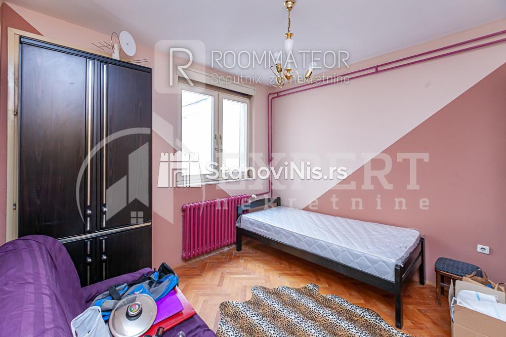 Slika 5 - Stan u zgradi, uknjižen, centralno grejanje, oglas ID p-010497