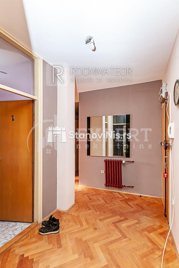 Slika 8 - Stan u zgradi, uknjižen, centralno grejanje, oglas ID p-010497