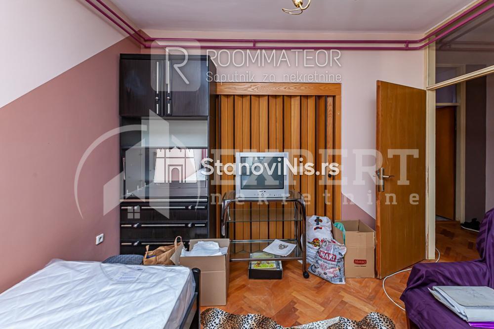 Slika 6 - Stan u zgradi, uknjižen, centralno grejanje, oglas ID p-010497