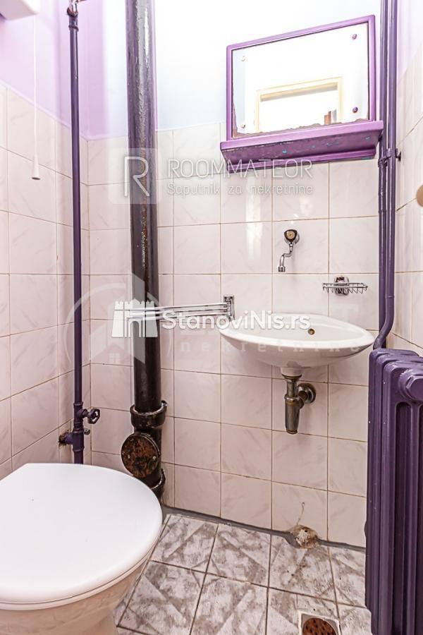 Slika 7 - Stan u zgradi, uknjižen, centralno grejanje, oglas ID p-010497