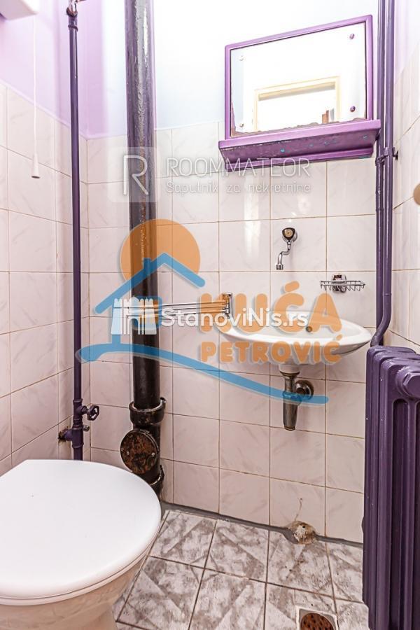 Slika 7 - Stan u zgradi, uknjižen, centralno grejanje, oglas ID p-010497