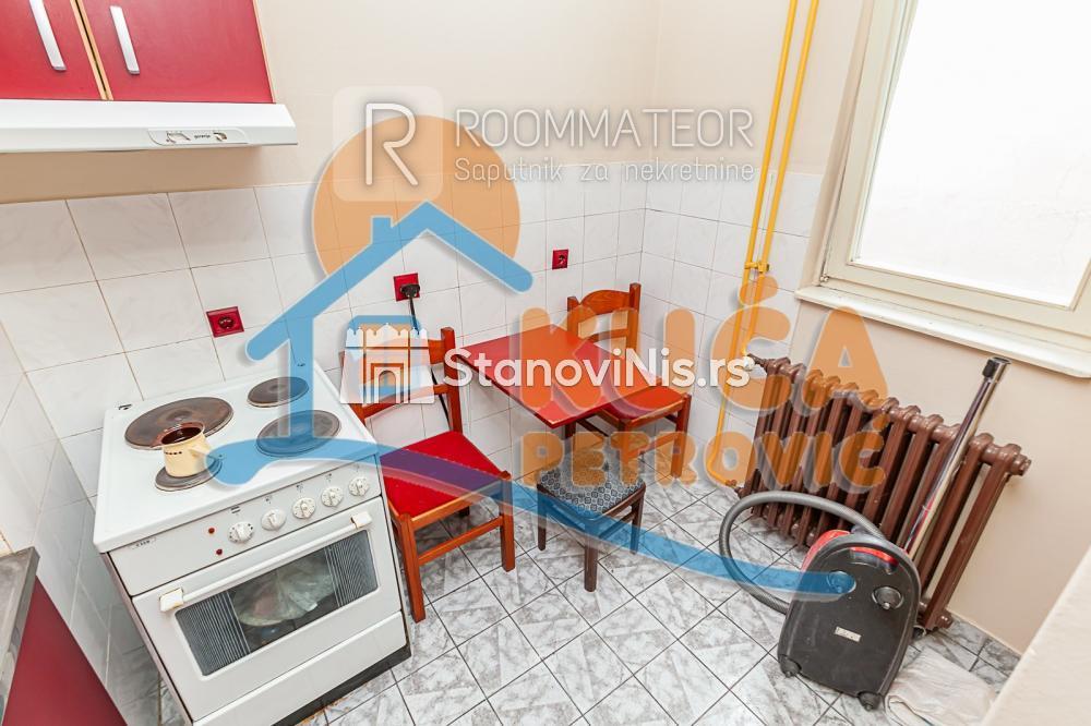 Slika 4 - Stan u zgradi, uknjižen, centralno grejanje, oglas ID p-010497