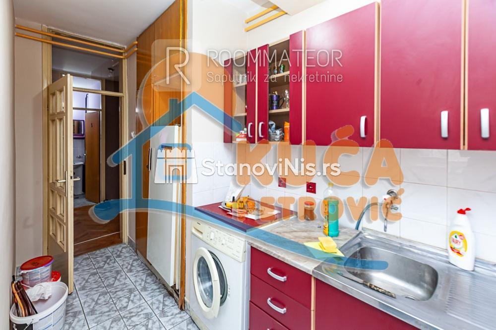 Slika 3 - Stan u zgradi, uknjižen, centralno grejanje, oglas ID p-010497