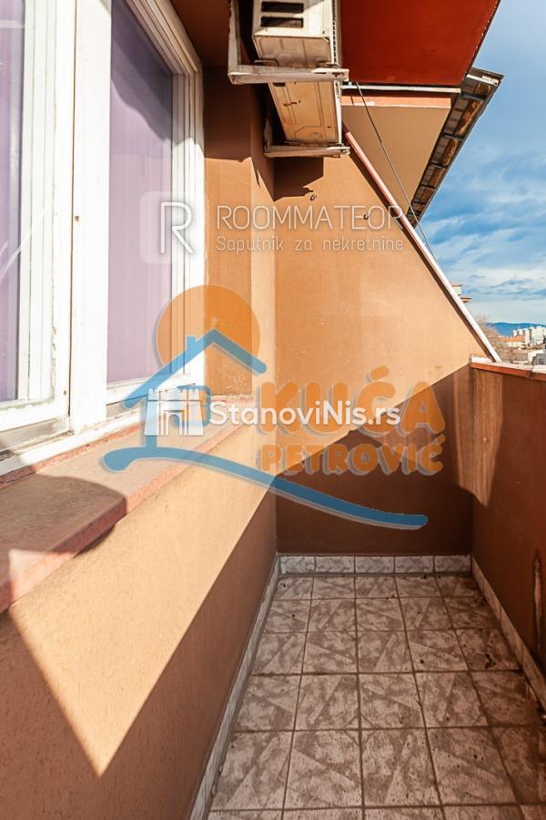 Slika 2 - Stan u zgradi, uknjižen, centralno grejanje, oglas ID p-010497