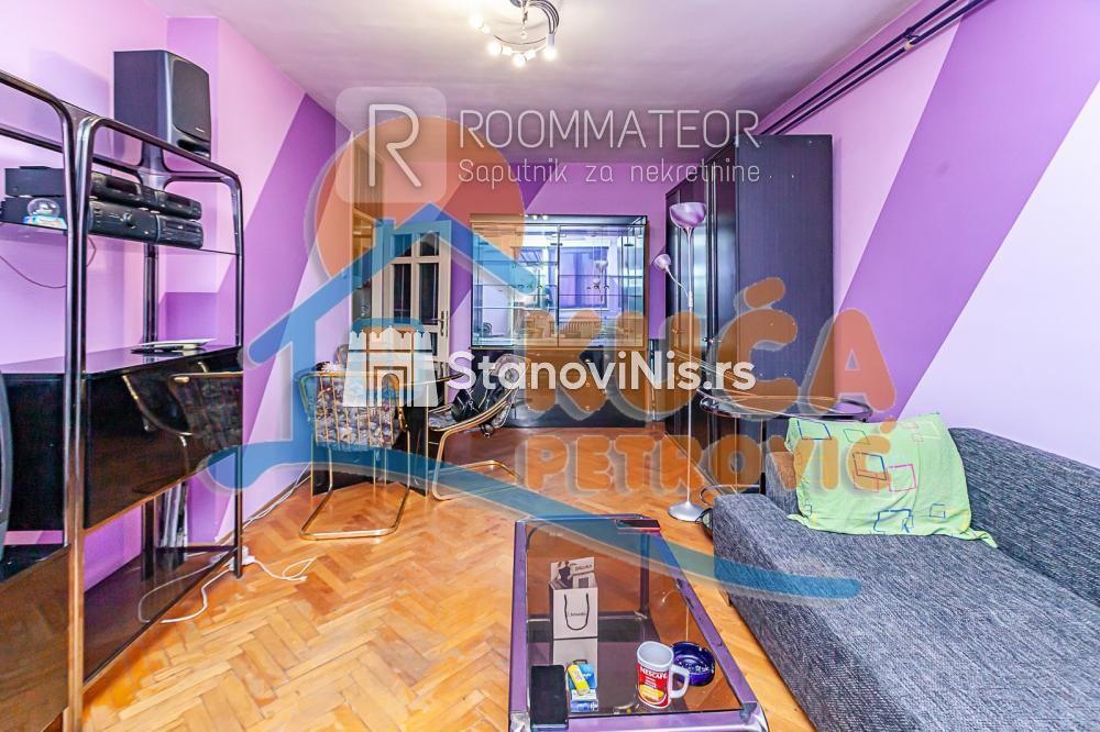 Slika 1 - Stan u zgradi, uknjižen, centralno grejanje, oglas ID p-010497