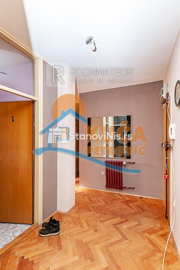 Slika 8 - Stan u zgradi, uknjižen, centralno grejanje, oglas ID p-010497