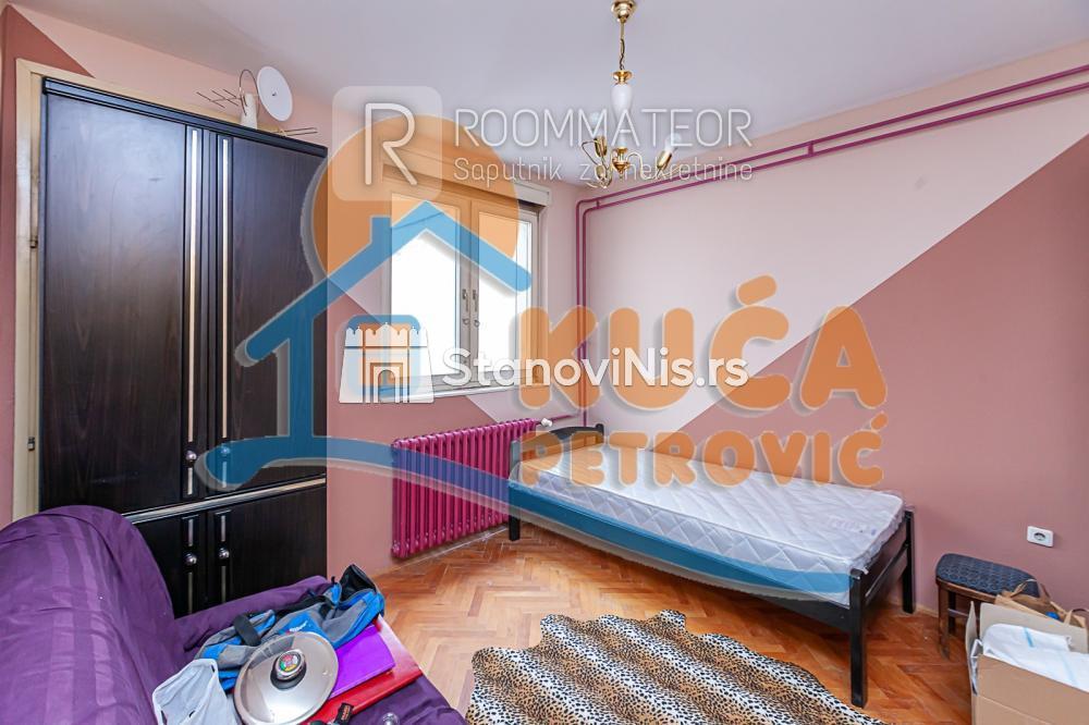 Slika 5 - Stan u zgradi, uknjižen, centralno grejanje, oglas ID p-010497
