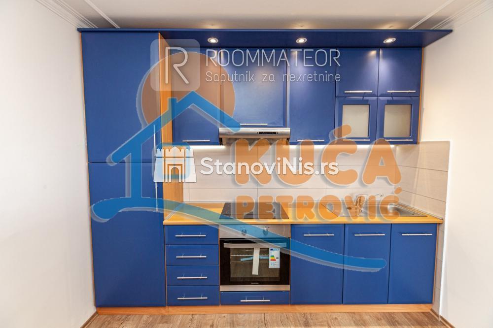 Slika 6 - Stan u zgradi, novogradnja, uknjižen, etažno grejanje, oglas ID p-06739